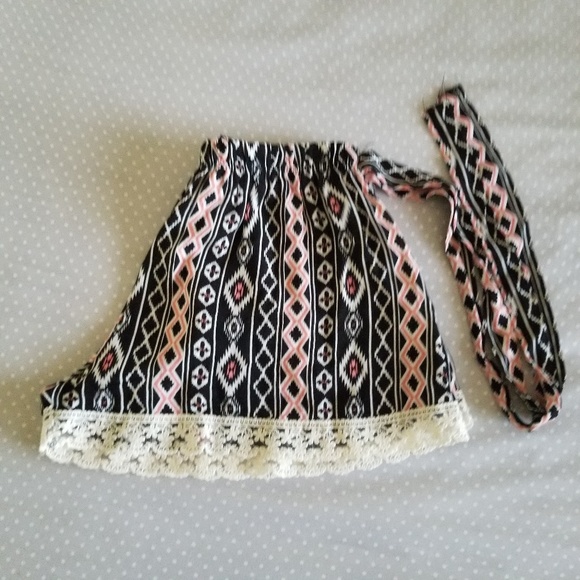 Flowy Shorts size M Tribal Design Black and White - Picture 2 of 4
